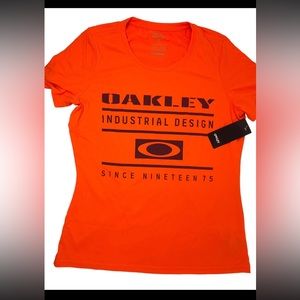 Oakley Women's Tee Shirt Large New c1